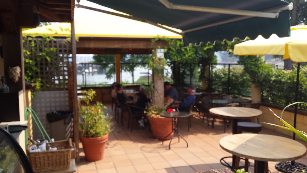 Wood-Fired Pizza at Galiano Inn | 134 Madrona Dr, Galiano Island, BC V0N 1P0, Canada | Phone: (250) 539-3388
