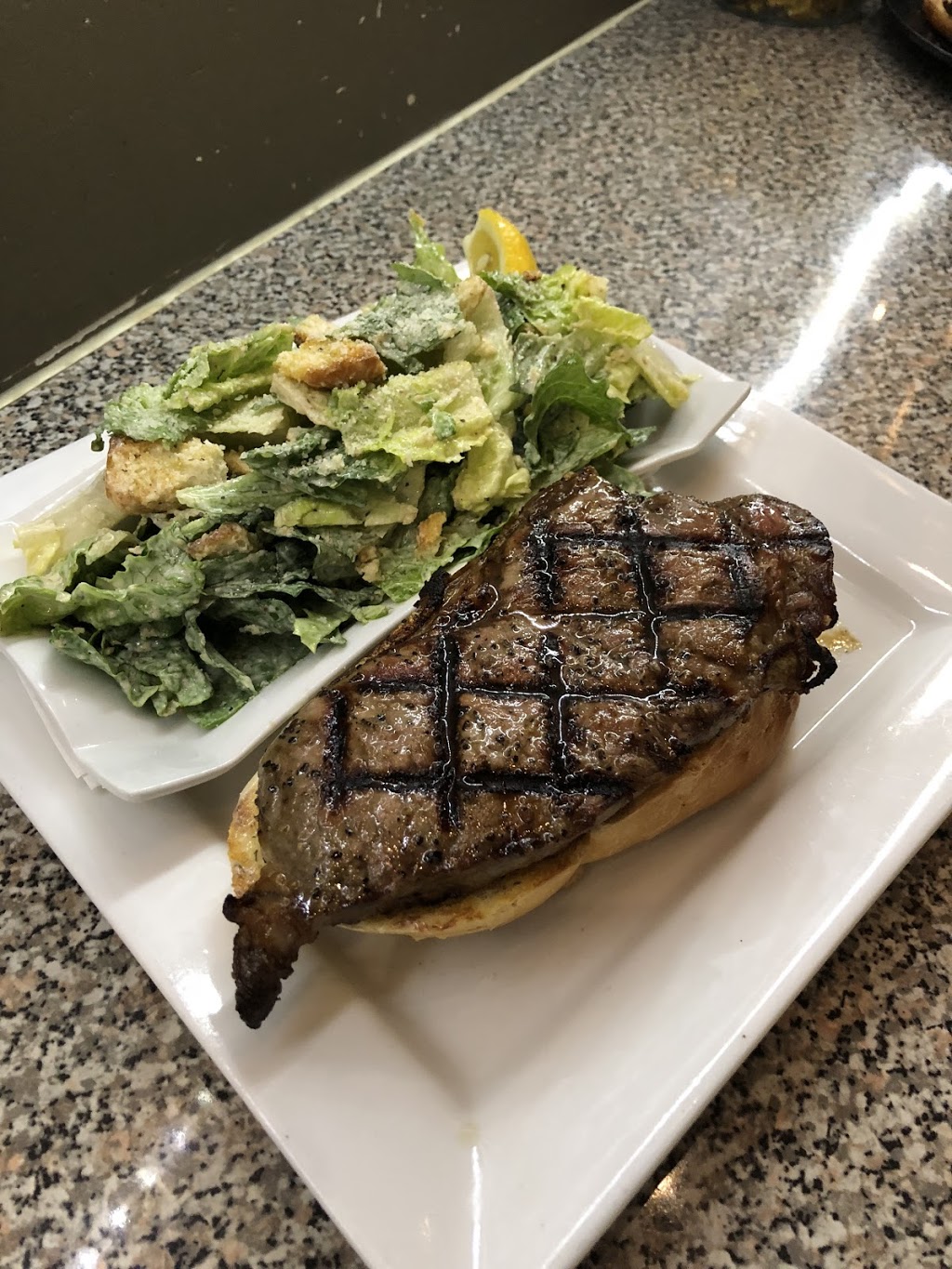 Little Georges Restaurant | 398C Bruce Ave, Nanaimo, BC V9R 3Y1, Canada | Phone: (250) 754-3271