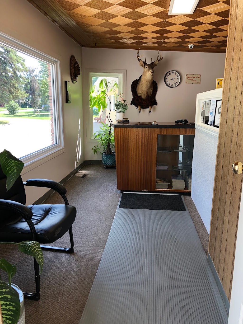 Yellow Quill Motel | 45 20 St SW, Portage la Prairie, MB R1N 2Y8, Canada | Phone: (204) 857-3086