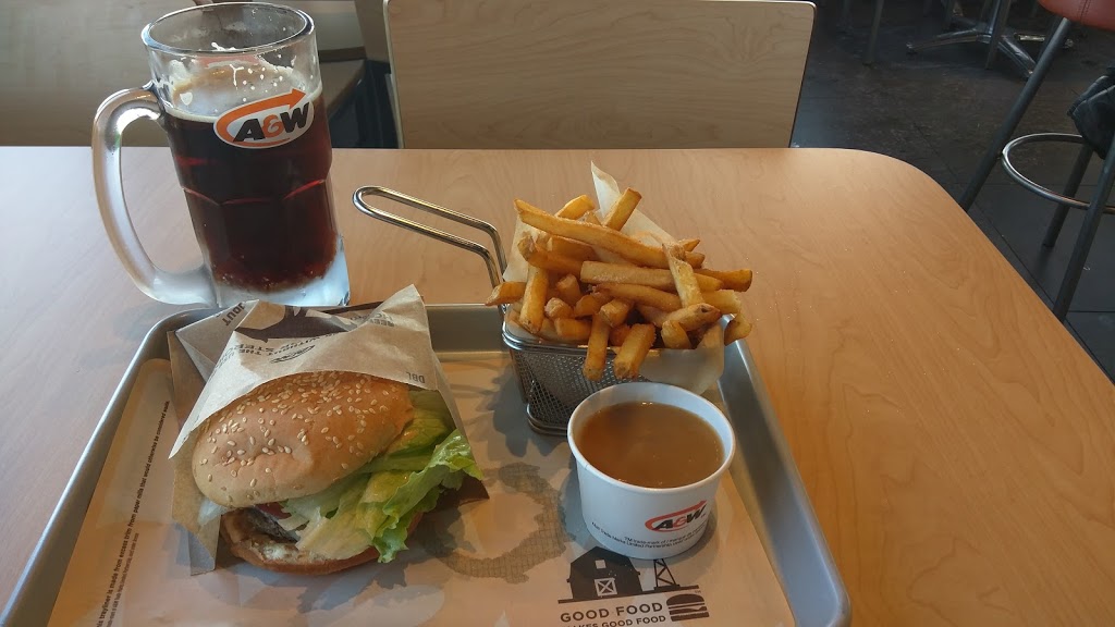 A&W Canada | 3228 Hawthorne Rd, Ottawa, ON K1G 3W9, Canada | Phone: (613) 730-8241