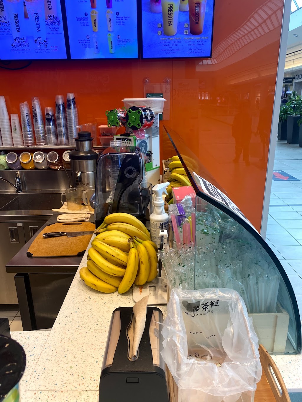 Freshly Squeezed | 5000 Hwy 7, Markham, ON L3R 4M9, Canada | Phone: (647) 795-8140
