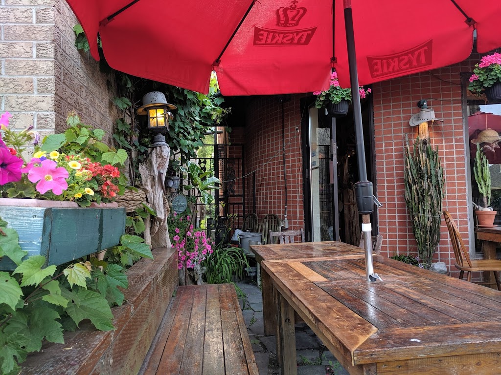 The Old Stable Pub | 114 Lakeshore Rd W #1, Mississauga, ON L5H 1E8, Canada | Phone: (905) 278-1101