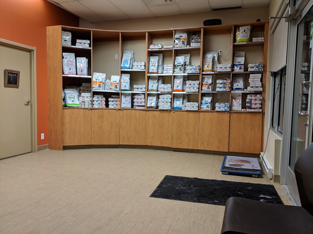 Southglen Veterinary Hospital | 730 St Annes Rd, Winnipeg, MB R2N 0A2, Canada | Phone: (204) 452-0077