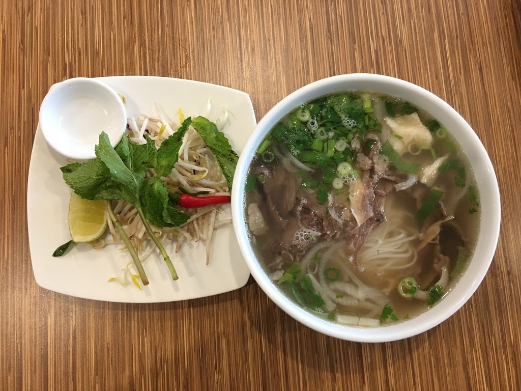 Pho Soho | 925 Rathburn Rd E, Mississauga, ON L4W 4C3, Canada | Phone: (905) 897-2888