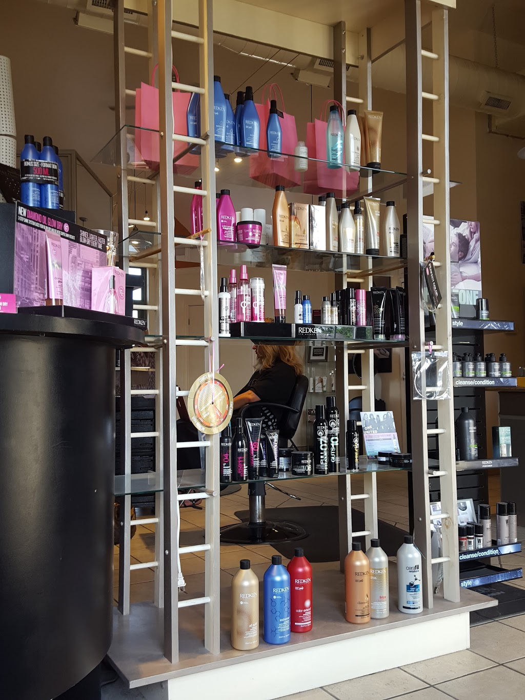 Cut & Design Unisex | 100 McQueen Blvd, Fergus, ON N1M 3T8, Canada | Phone: (519) 843-3320