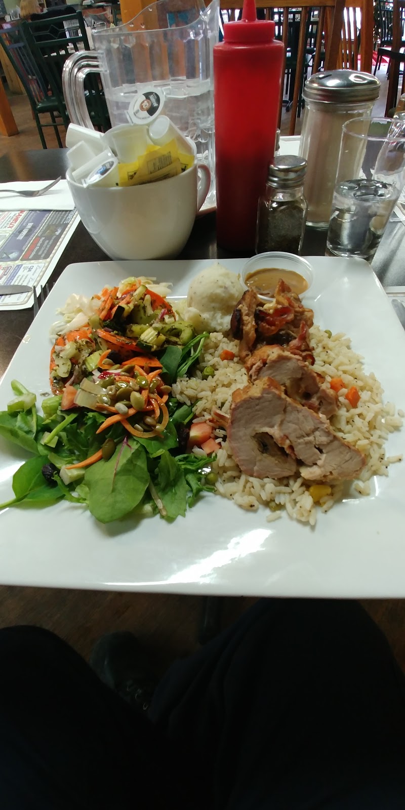 Coco Félix Restaurant | 5161 Rue Principale, Saint-Félix-de-Valois, QC J0K 2M0, Canada | Phone: (450) 889-7171