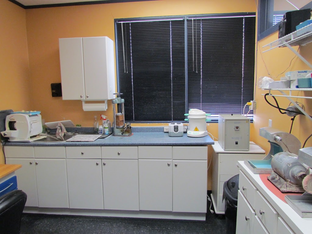 Dianne Skinner Denturist | 11 Ferris Ln Suite 304, Barrie, ON L4M 5N6, Canada | Phone: (705) 725-1220