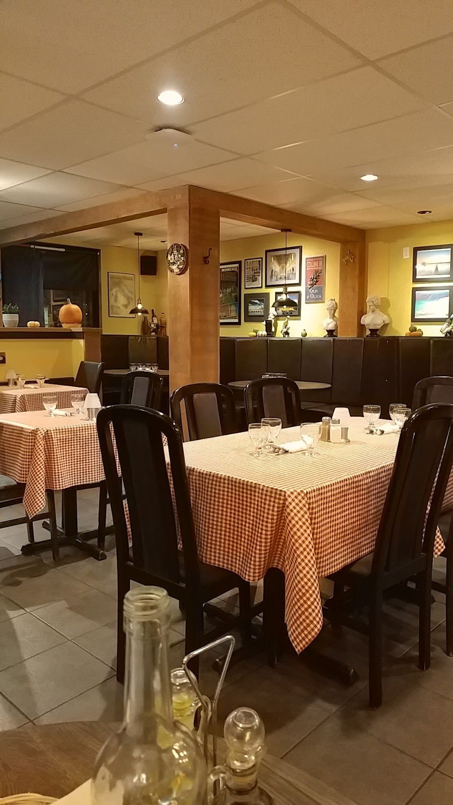 LIsola Bella Bistro | 3250 Berry Rd, Lake Country, BC V4V 1Y6, Canada | Phone: (250) 766-7625