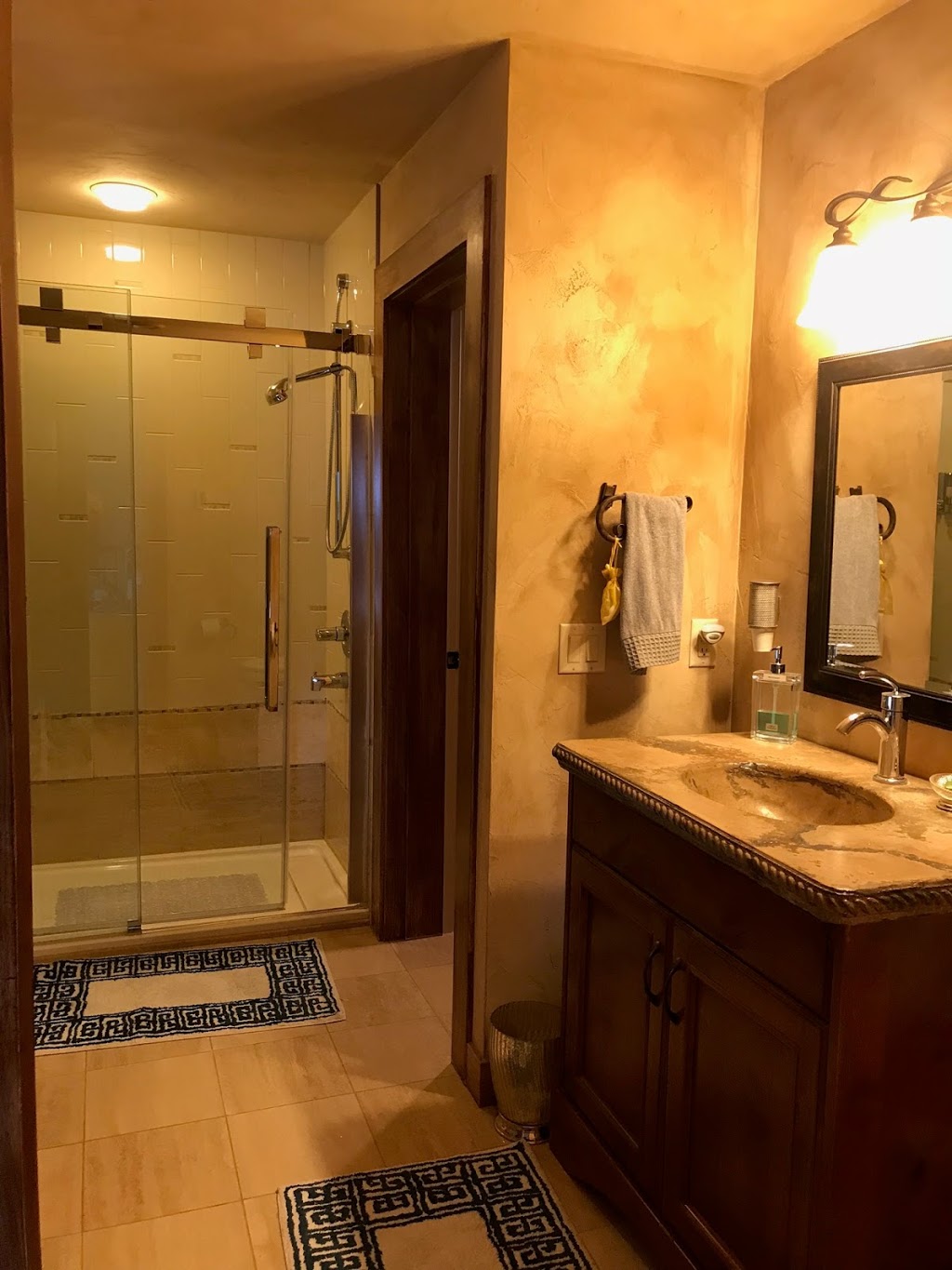 Cheers B&B | 3282 Malbec Crescent, West Kelowna, BC V4T 3B5, Canada | Phone: (877) 416-0130