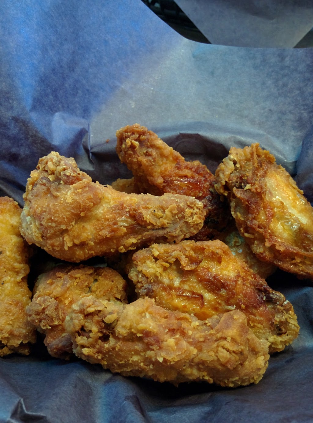 Legends Tavern | 600 Talbot St, St Thomas, ON N5P 1C7, Canada | Phone: (519) 637-1567