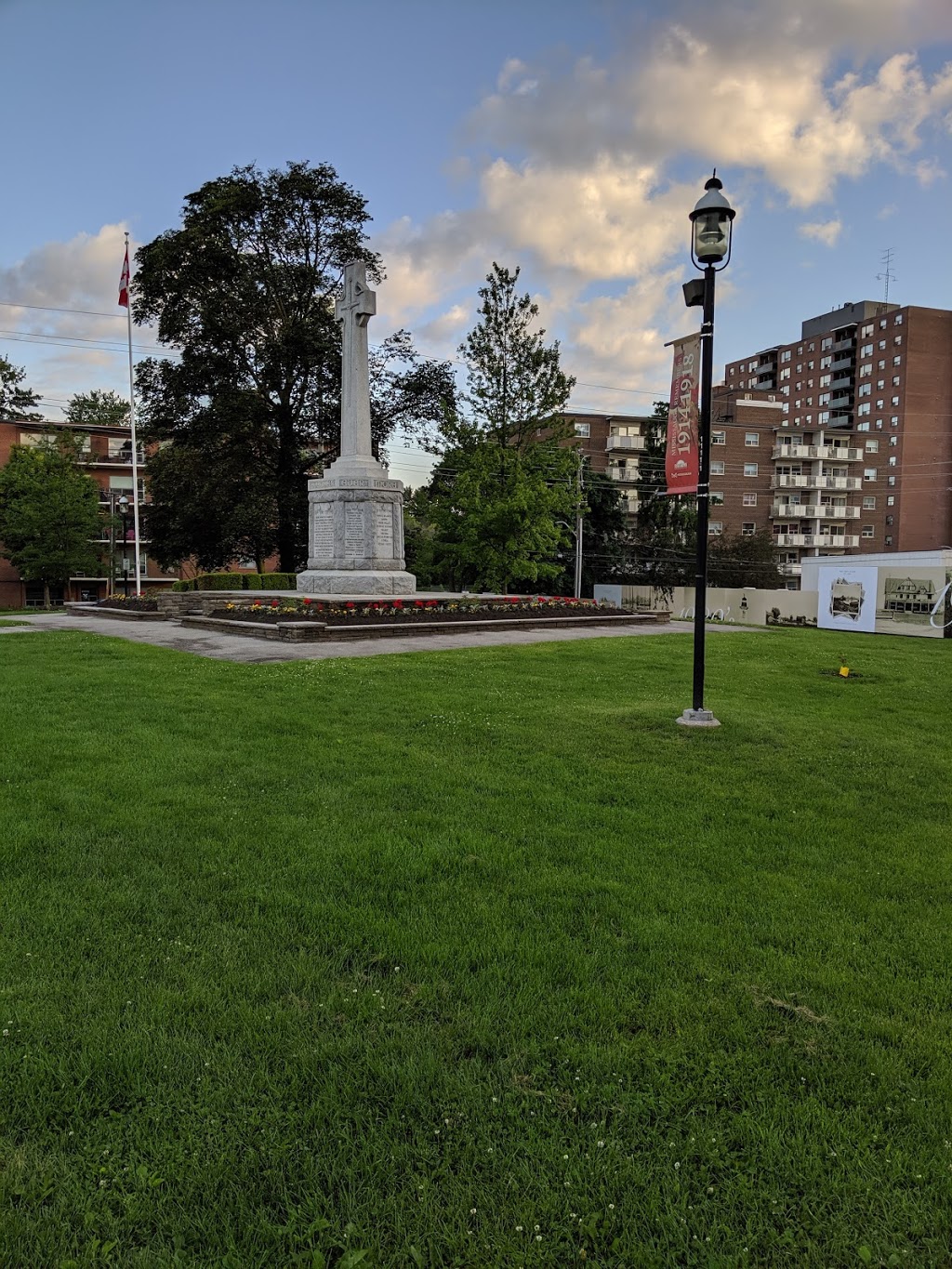 Cenotaph Park | 29 Stavebank Rd, Mississauga, ON L5G 2T5, Canada | Phone: (306) 435-2988