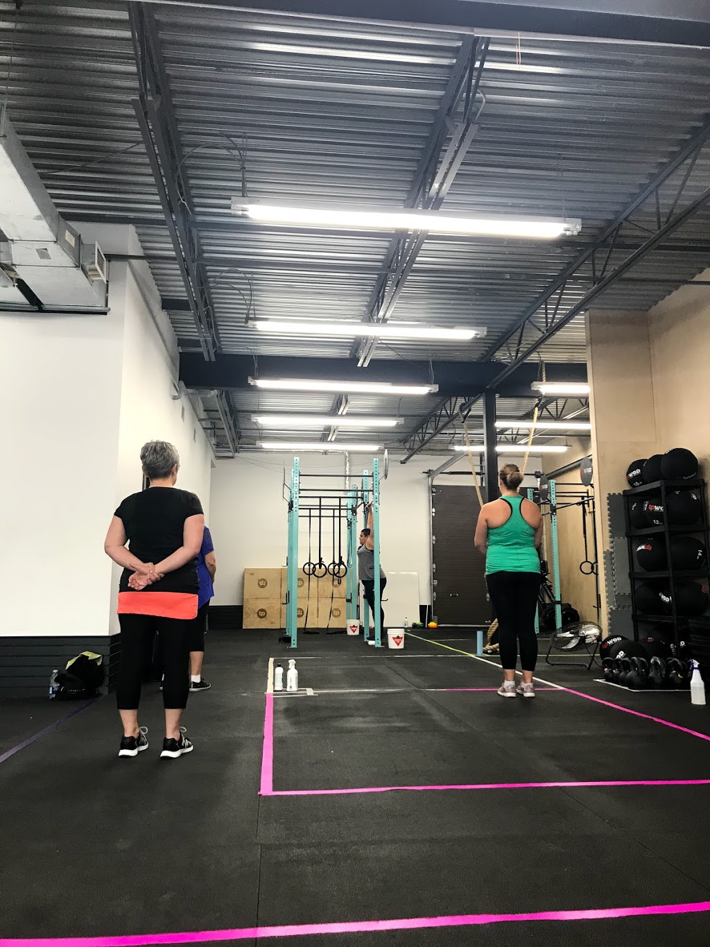 Missfit St-Jean | P 6085, 240 Boulevard Saint-Luc C, Saint-Jean-sur-Richelieu, QC J2Y 1J3, Canada | Phone: (514) 712-1182