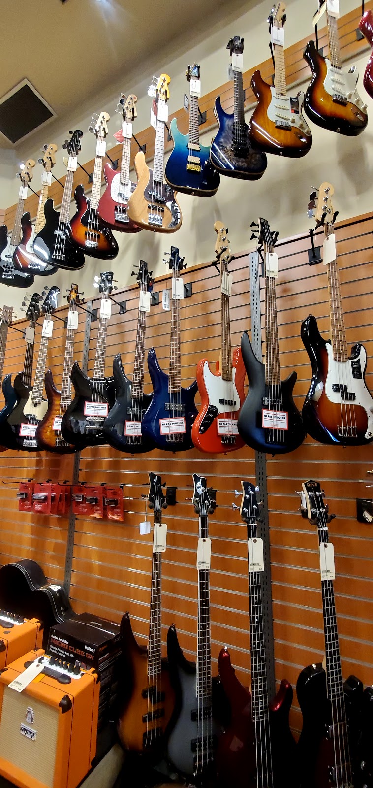 Archambault | 1100 Boulevard Maloney O, Gatineau, QC J8T 6G3, Canada | Phone: (819) 503-6006