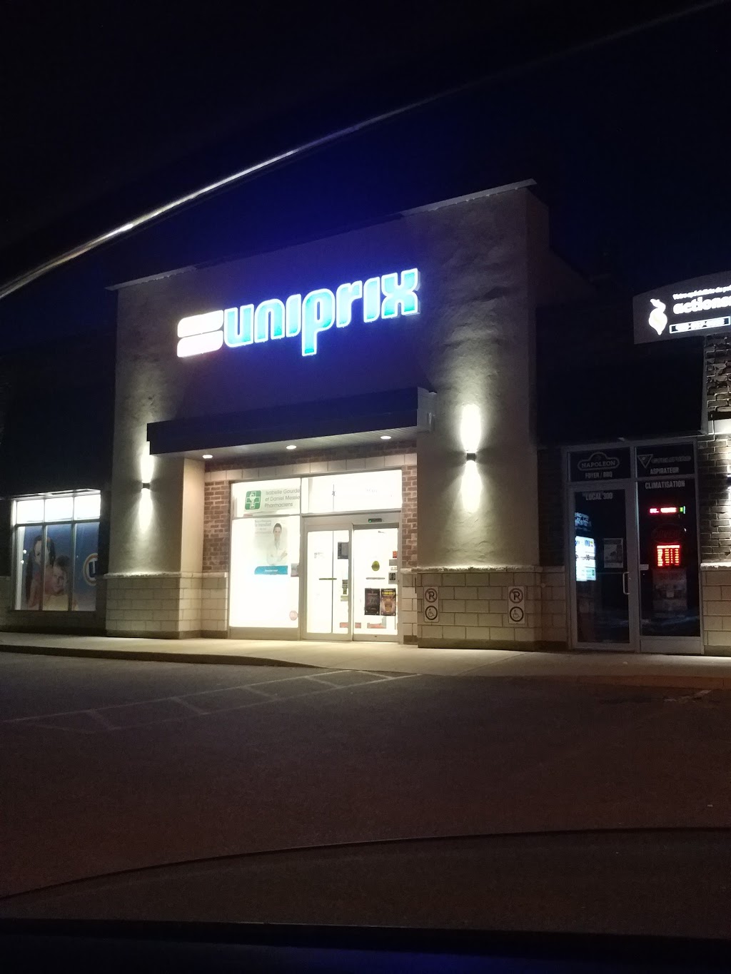 Uniprix Isabelle Gourdes et Daniel Messier - Pharmacie affiliée | 4900 Rue des Patriotes local 200, Contrecoeur, QC J0L 1C0, Canada | Phone: (450) 401-1404