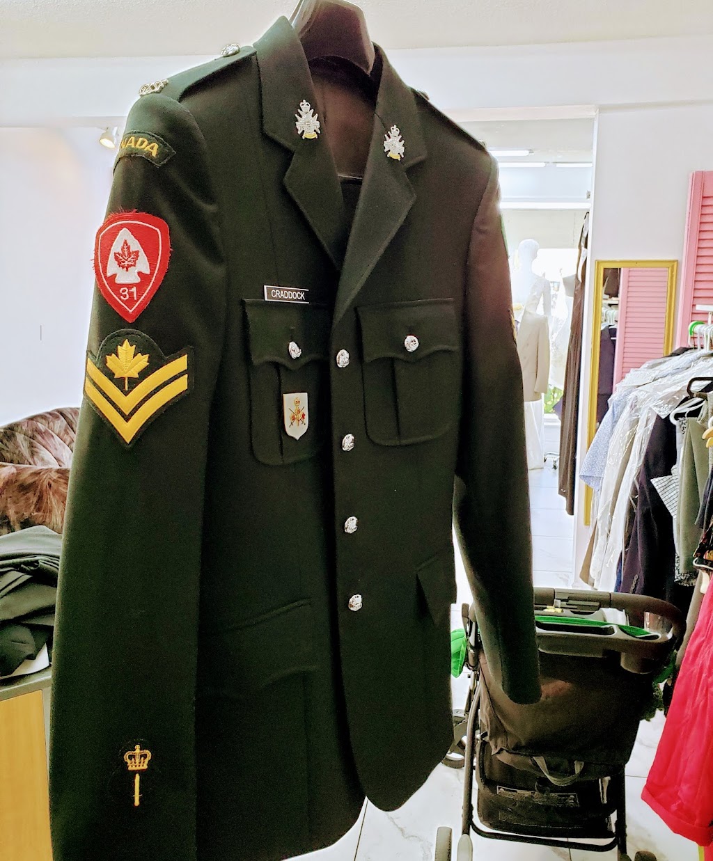 London Top Tailoring & Dry Cleaning | 505 Adelaide St N, London, ON N6B 3J3, Canada | Phone: (519) 439-8291