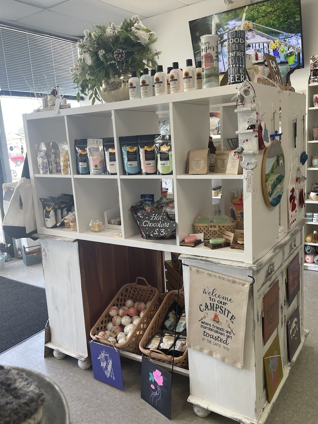 Crafters Cove | 3290 Nova Scotia Trunk 2, Fall River, NS B2T 1J5, Canada | Phone: (902) 576-2524