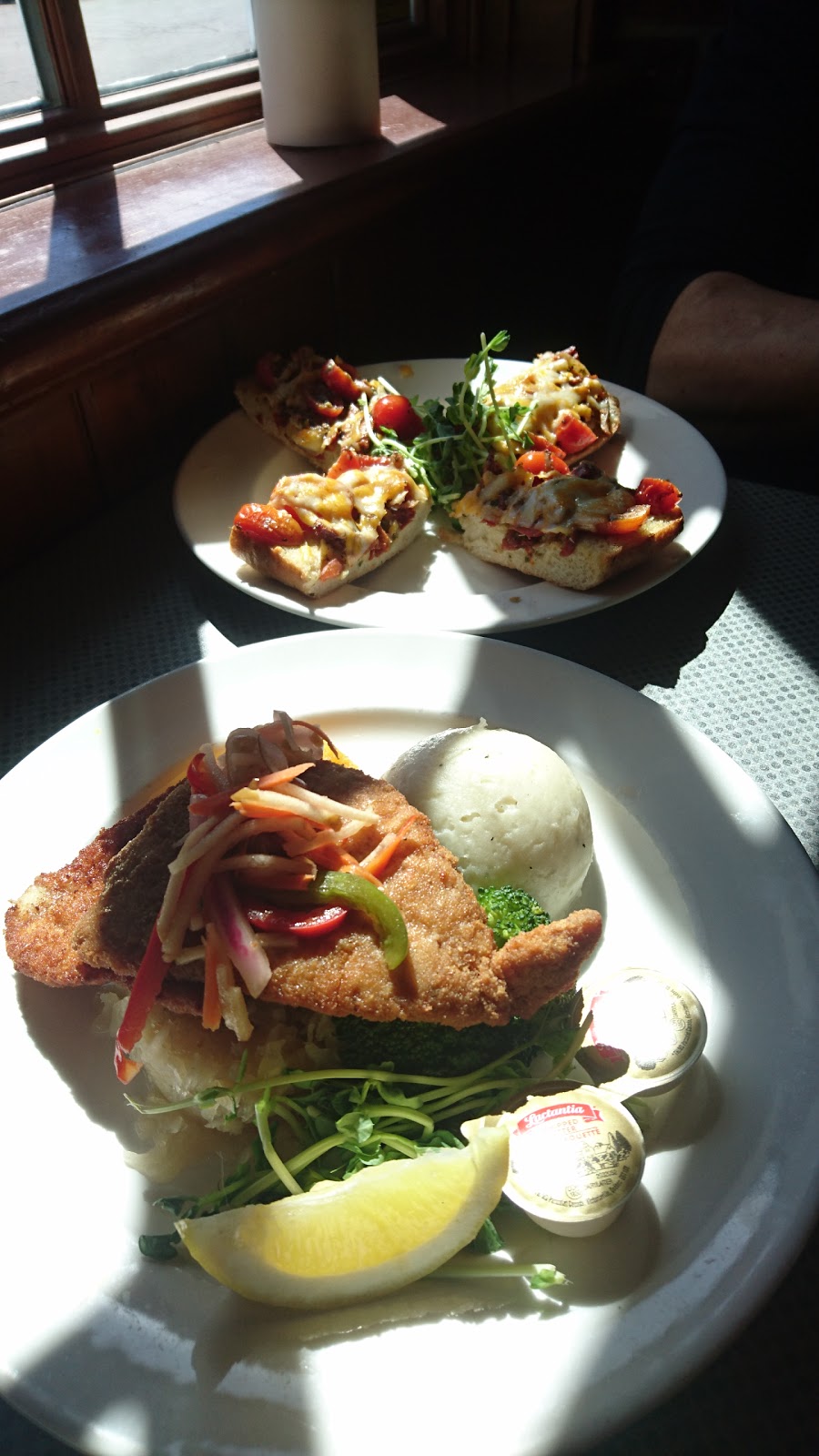 Stone Crock Restaurant | 1396 King St N, St. Jacobs, ON N0B 2N0, Canada | Phone: (519) 664-2286