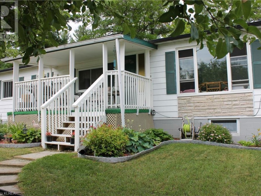 Four Seasons Cottage Gataway | 608 Hickory Beach Rd, Fenelon Falls, ON K0M 1N0, Canada | Phone: (647) 638-6326