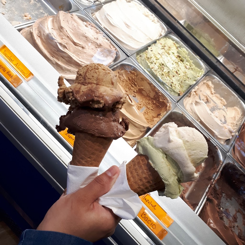Ed’s Real Scoop | 2370 Lake Shore Blvd W, Etobicoke, ON M8V 1B6, Canada | Phone: (416) 259-9595
