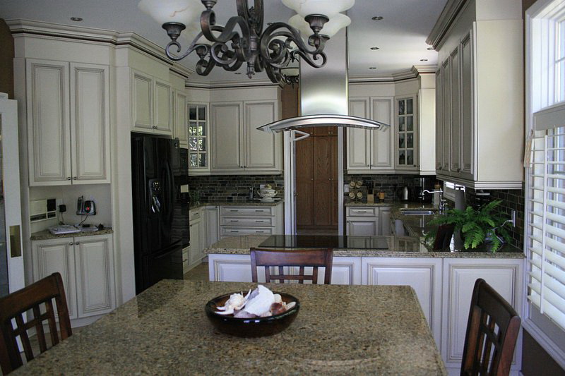 Comlpete Kitchens | 4780 Westney Rd N, Claremont, ON L1Y 1A2, Canada | Phone: (905) 646-3131