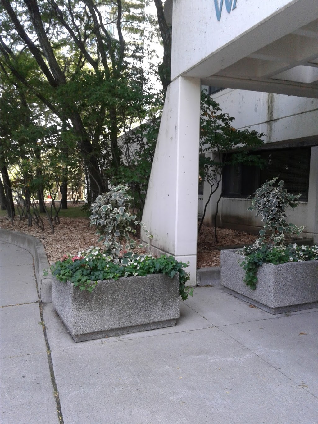 Walden Circle Apartments | 1201 Walden Cir, Mississauga, ON L5J 4M9, Canada | Phone: (905) 823-5688