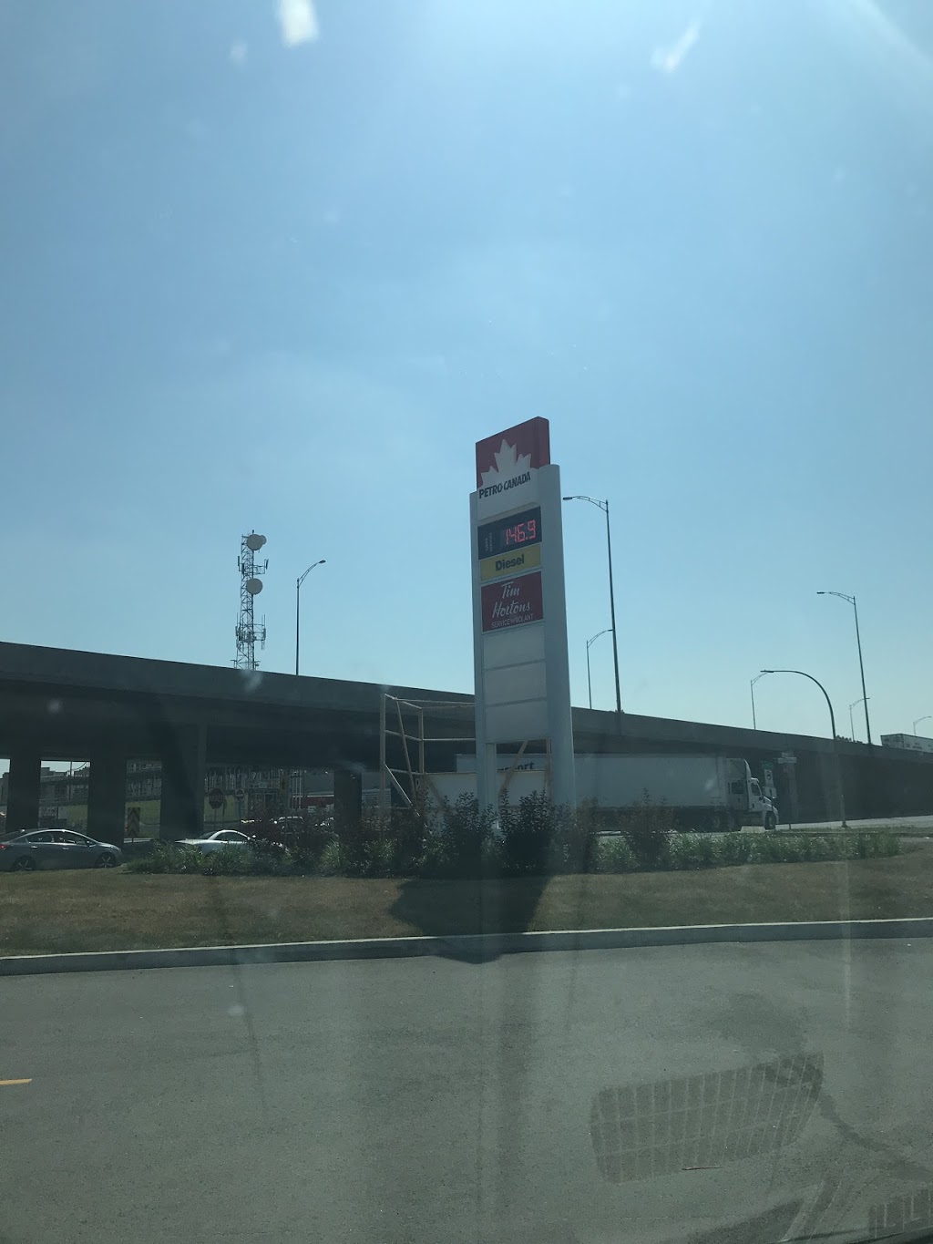 Petro-Canada | 3550 Boulevard Pitfield, Pierrefonds, QC H8Y 3L4, Canada | Phone: (514) 333-3388