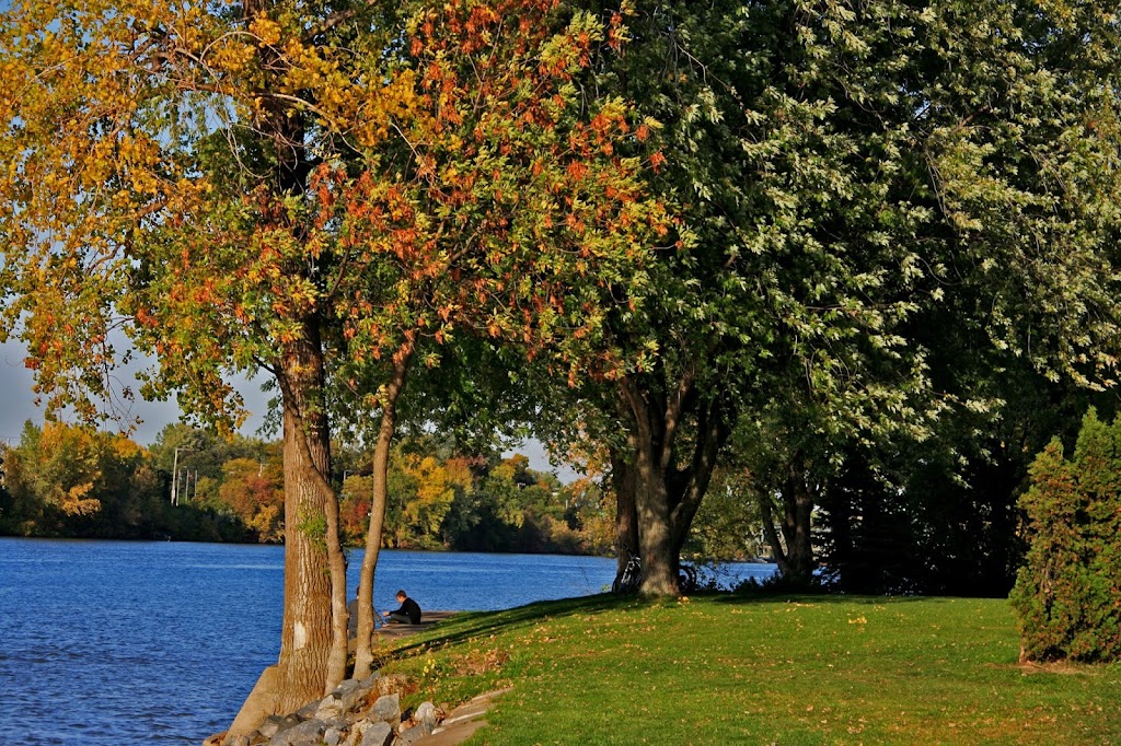 Otterburn Boating Club | 85 Rue dOxford, Otterburn Park, QC J3H 2M6, Canada | Phone: (450) 536-0303 ext. 958