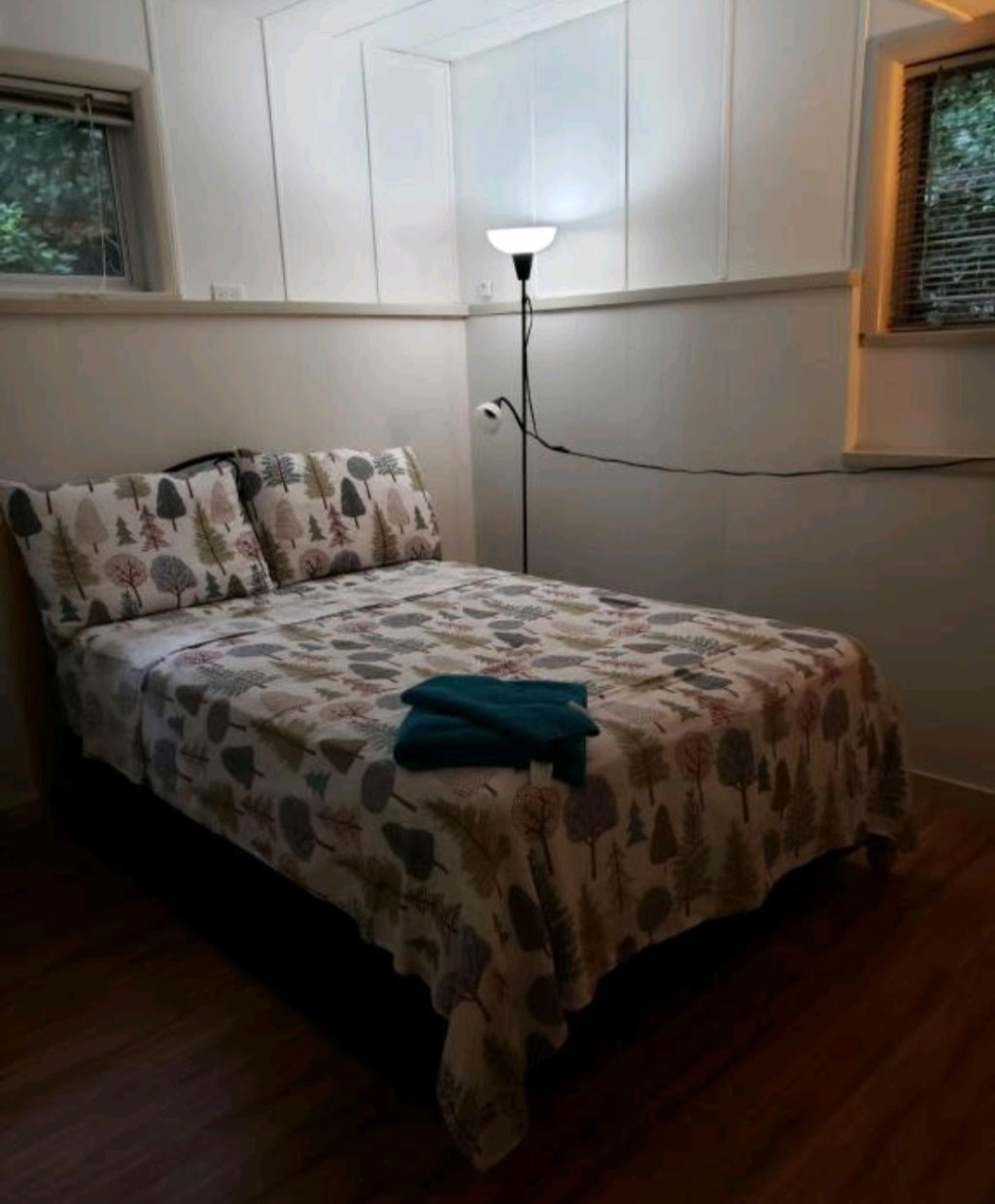 Dalat B&B | 16924 32 Ave, Surrey, BC V3S 0L5, Canada | Phone: (604) 700-7051