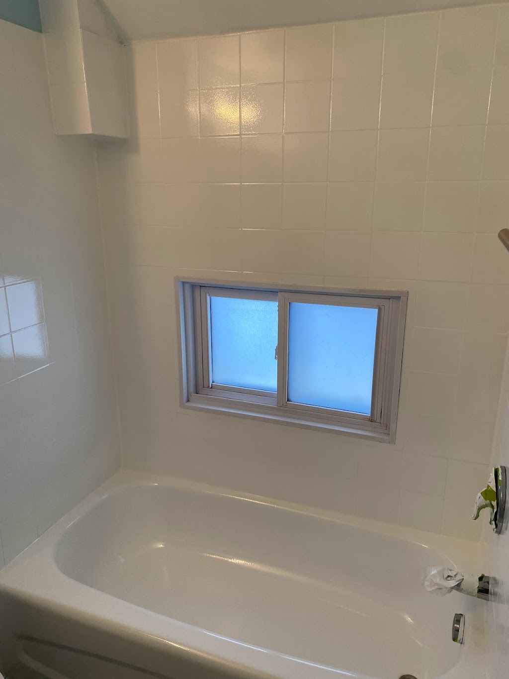 Bathtub Reglaze | 55 Snelgrove Crescent, Barrie, ON L4N 6R6, Canada | Phone: (647) 308-1209