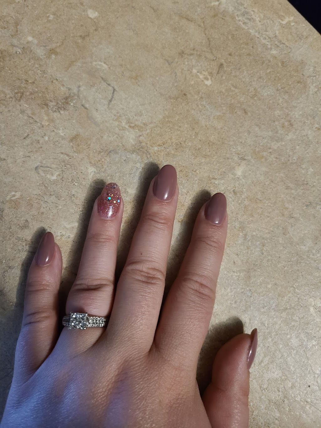 Golden Nails | 1255 St James St #4, Winnipeg, MB R3H 0K9, Canada | Phone: (204) 306-8038