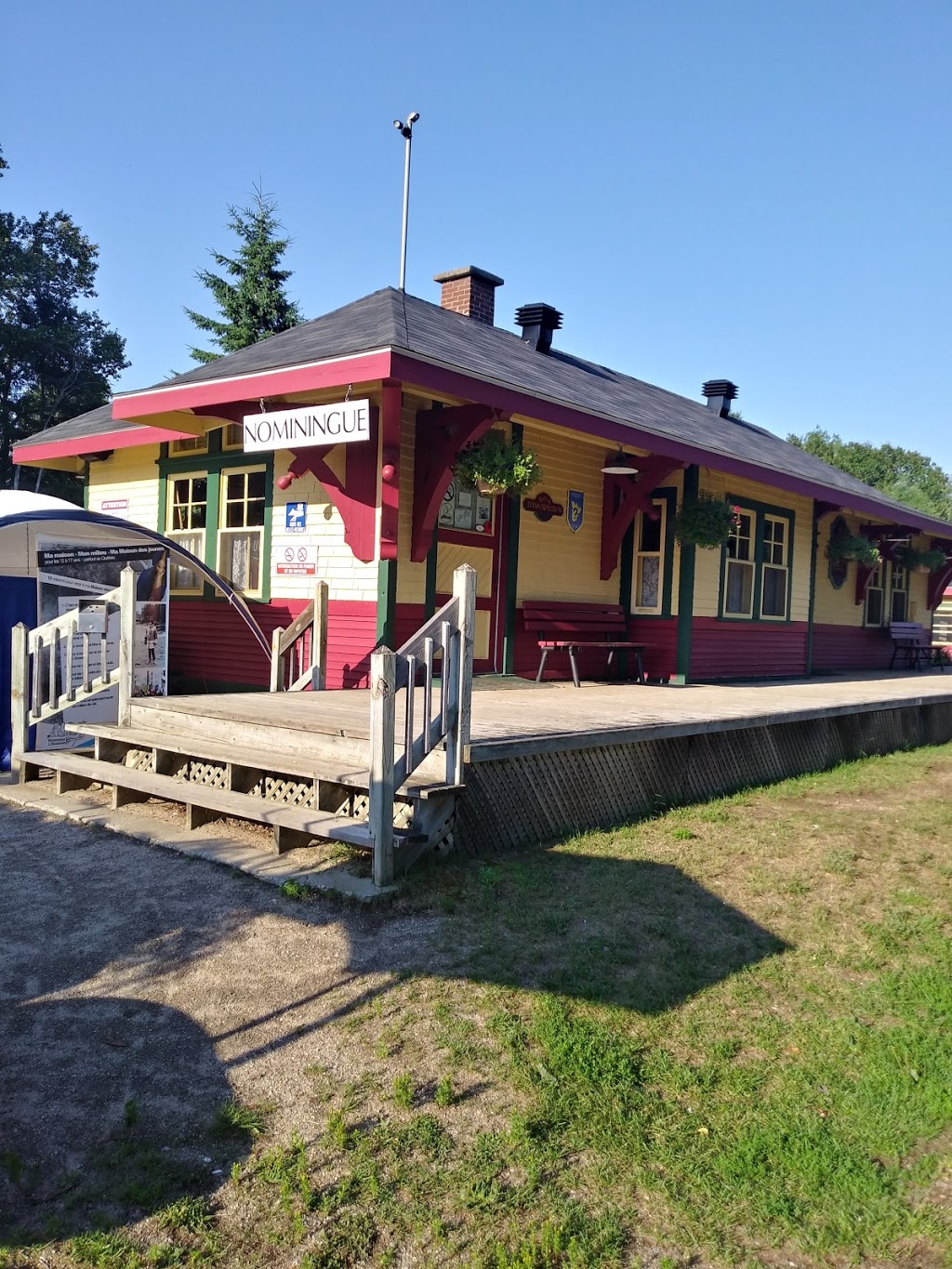 LAuberge de la Vieille Gare | 2169 Chemin du Tour du Lac, Nominingue, QC J0W 1R0, Canada | Phone: (819) 278-3939