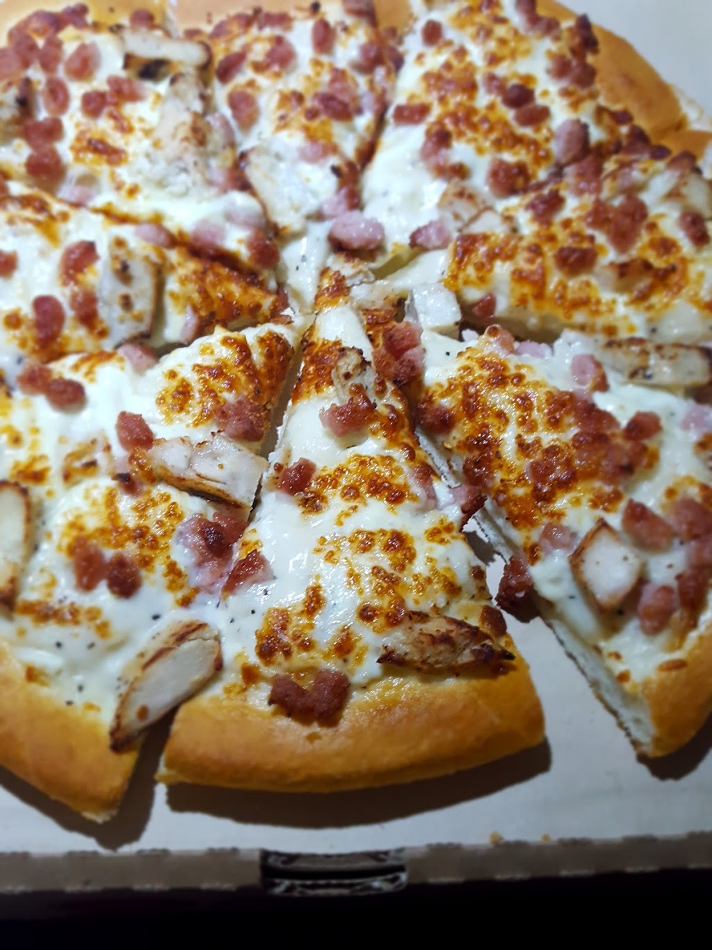 Pizza Hut | 20159 88 Ave c102, Langley City, BC V1M 0A4, Canada | Phone: (604) 881-4659