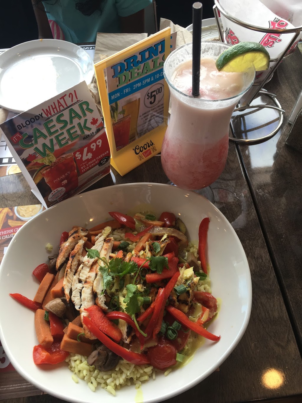 St. Louis Bar & Grill | 2366 Durham Regional Hwy 2 Building C, Bowmanville, ON L1C 3K7, Canada | Phone: (905) 623-3686