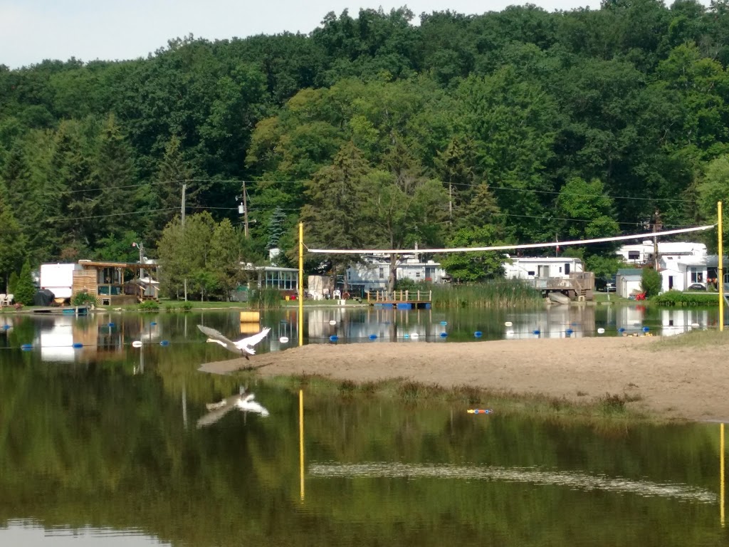 Hillside Lake Park | 673 Brant-Waterloo Rd, Ayr, ON N0B 1E0, Canada | Phone: (519) 632-7572