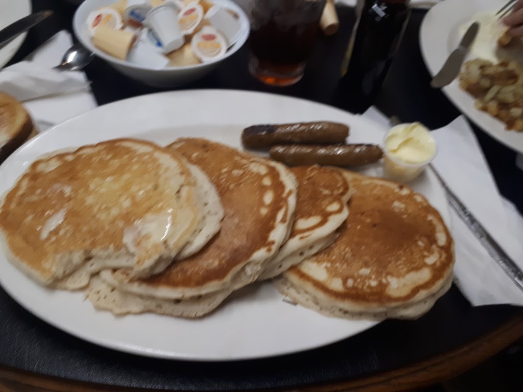 Flyers Cafe & Bakery | 144 Queen St, Dunnville, ON N1A 1H7, Canada | Phone: (905) 701-8527