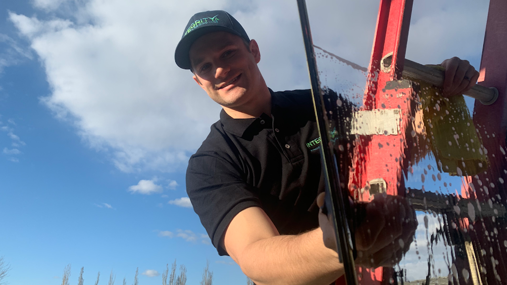Integrity Window Cleaning Inc. | 16719 81 Ave NW, Edmonton, AB T5R 3P8, Canada | Phone: (780) 667-5432