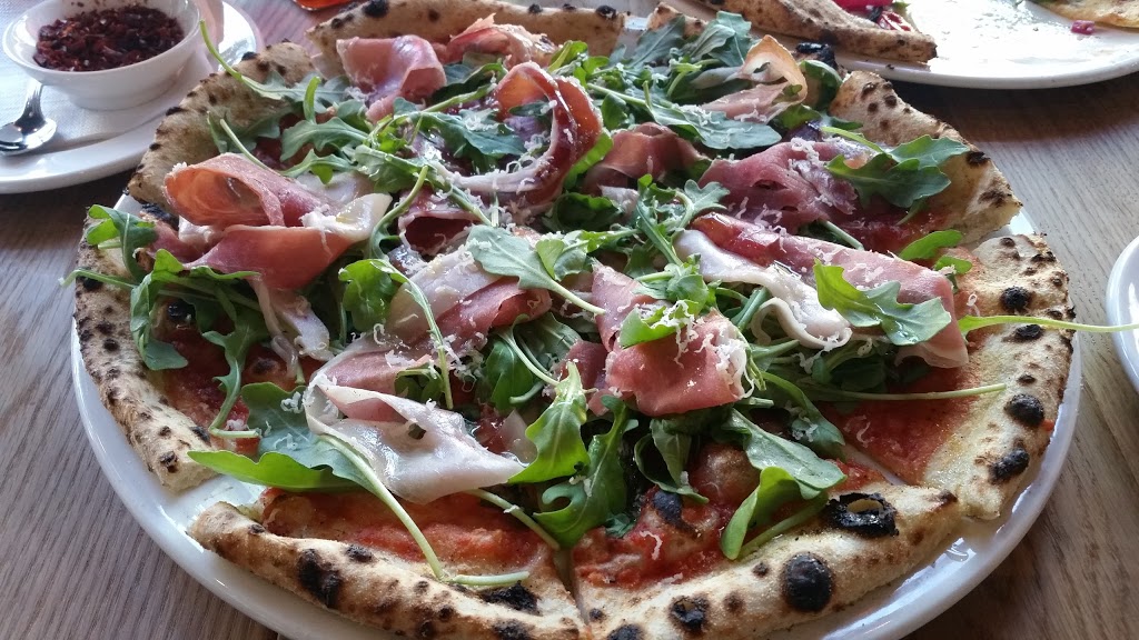 Pizzeria Oro Di Napoli | 2312 Lake Shore Blvd W, Etobicoke, ON M8V 1B5, Canada | Phone: (416) 316-0606