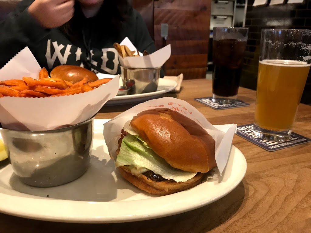 Browns Socialhouse Moose Jaw | 11 River St W, Moose Jaw, SK S6H 1R6, Canada | Phone: (306) 691-2055