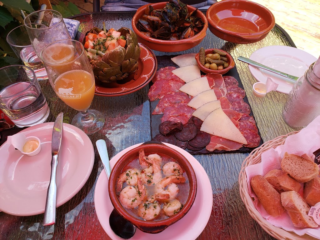 La Bodega | 3698 Rue Principale, Dunham, QC J0E 1M0, Canada | Phone: (450) 284-0580