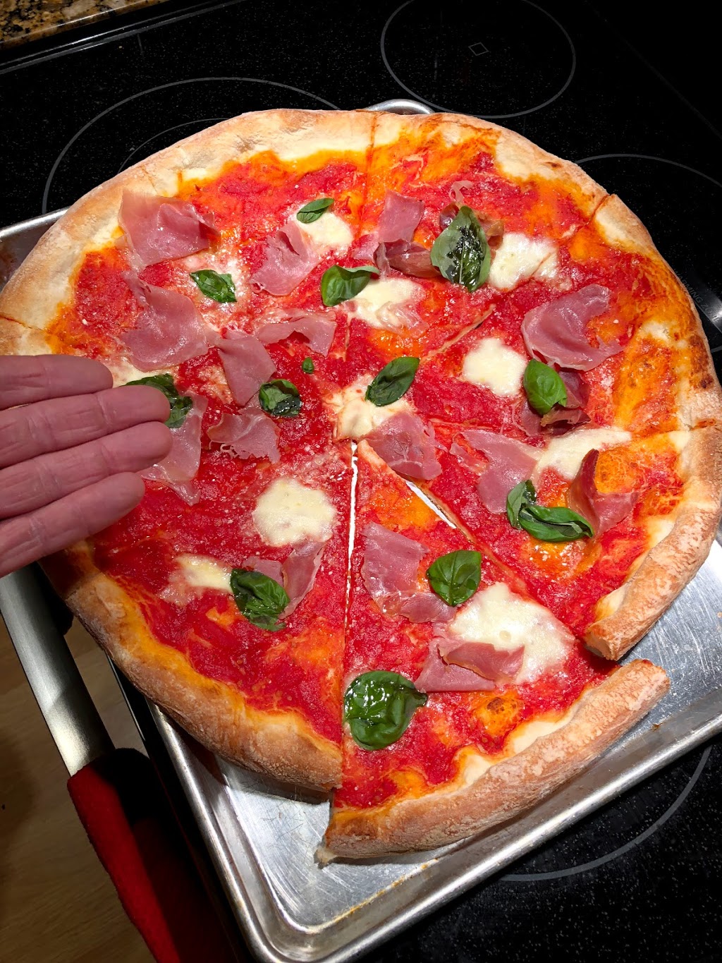 Pizza Cugini | 275 Av Elm, Beaconsfield, QC H9W 2C8, Canada | Phone: (514) 693-3662