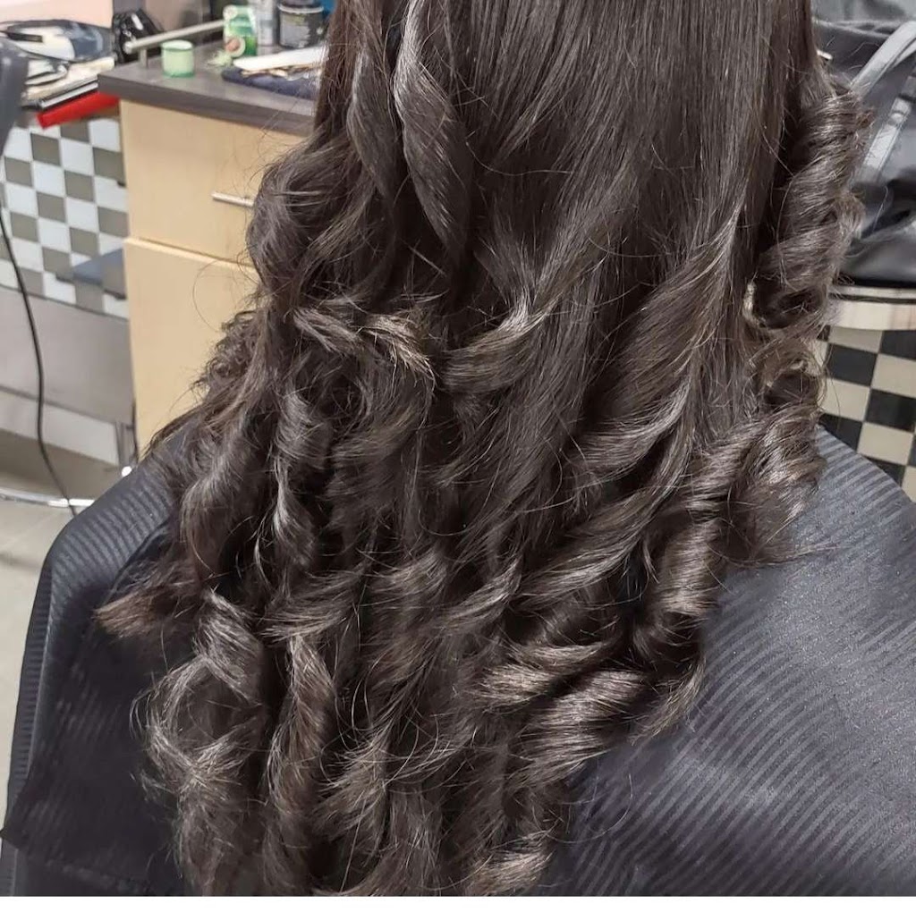 Dailyhair salon &barber | 617 Somerset St W, Ottawa, ON K1R 5K3, Canada | Phone: (613) 790-1398
