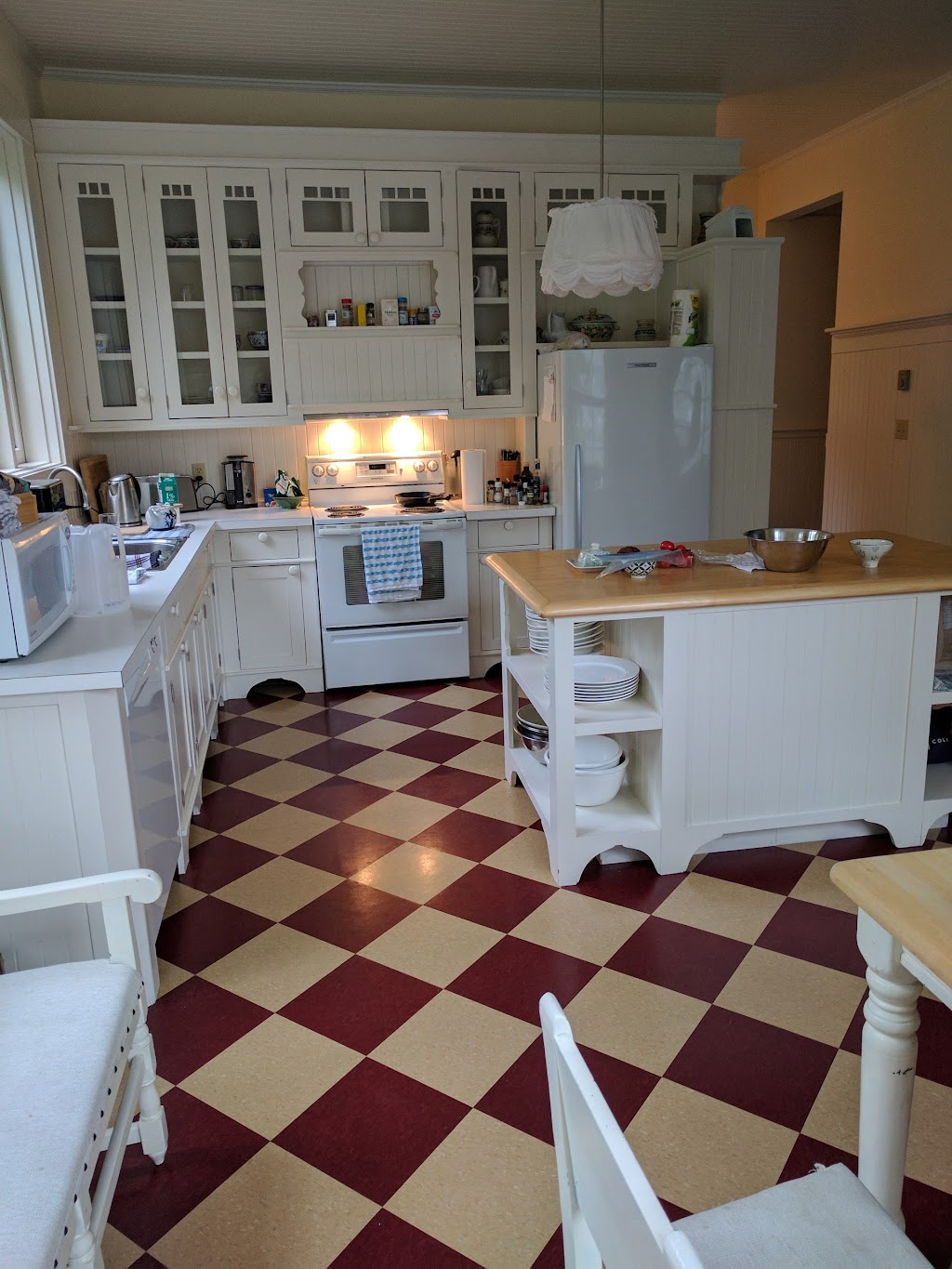 The Bamfield Villa | Michelsens Ln, Bamfield, BC V0R 1B0, Canada | Phone: (250) 240-4977