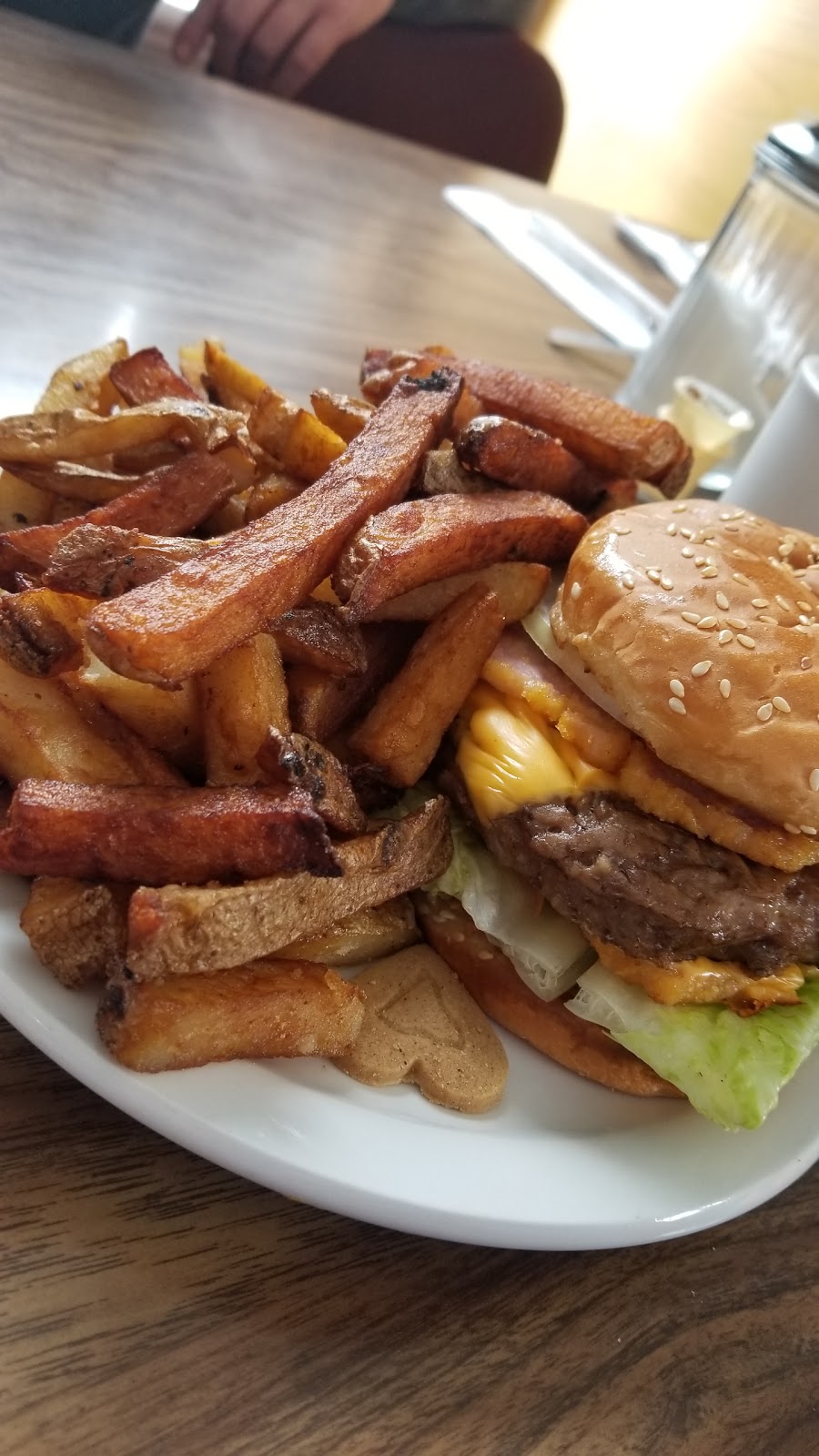 RoRos a la carte | 133 King St, Hensall, ON N0M 1X0, Canada | Phone: (226) 262-0953