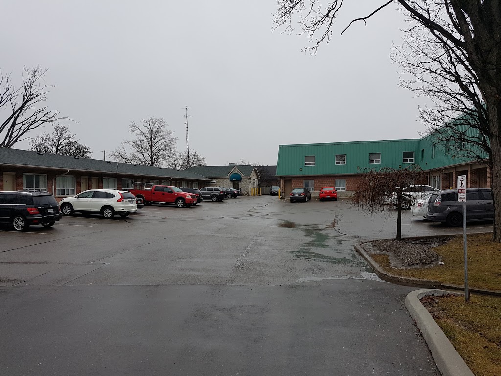 Pinecrest Motel | 2641 Hwy 7, Concord, ON L4K 1V8, Canada | Phone: (905) 669-1928