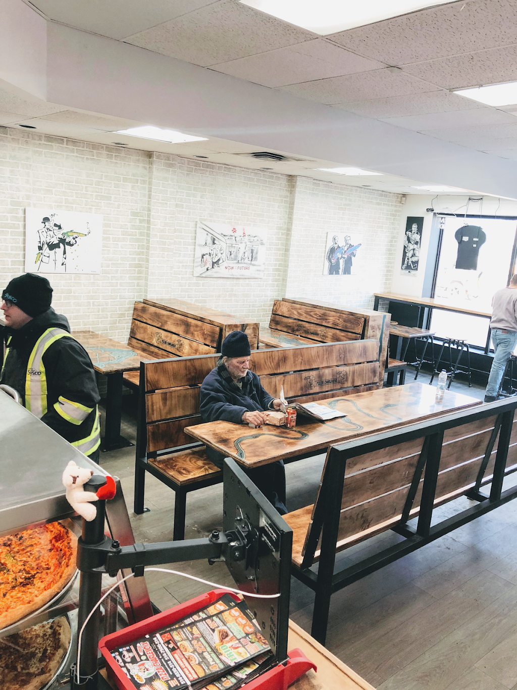 Pizza Charlevoix | 2563 Rue Centre, Montréal, QC H3K 1J9, Canada | Phone: (514) 933-0514
