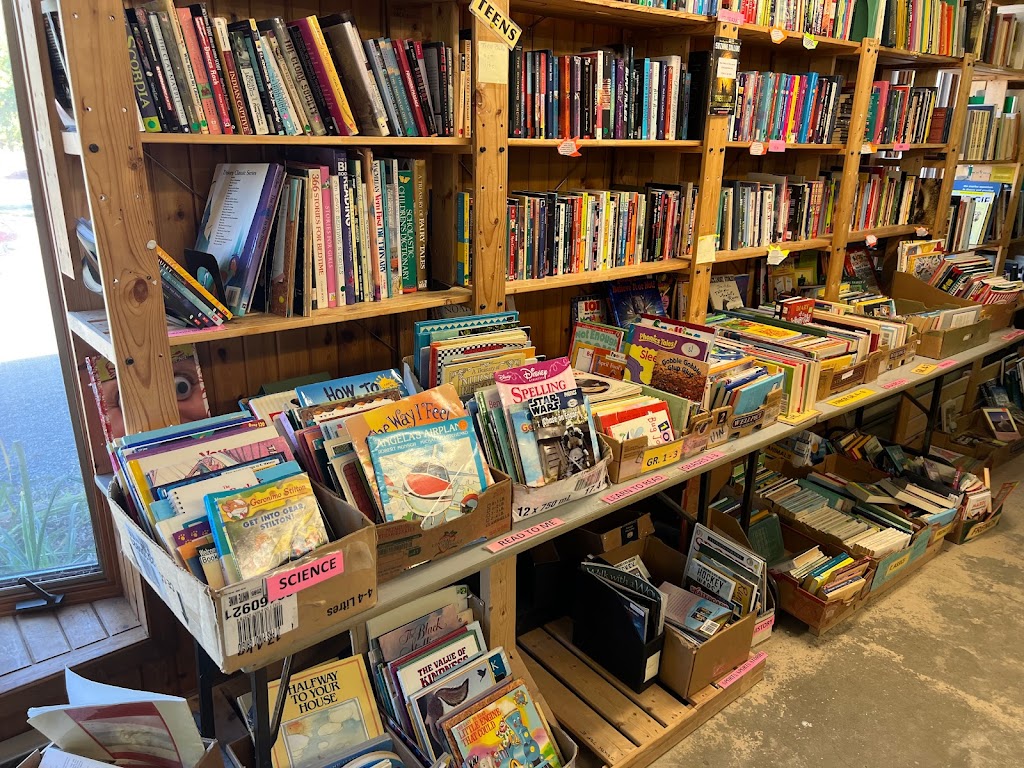 Watsons Mill Used Book Store | 5524 Dickinson St, Manotick, ON K4M 1A2, Canada | Phone: (613) 692-6455