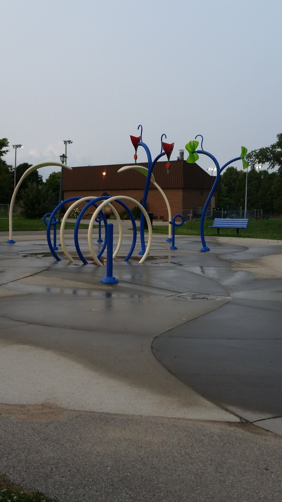 Lions Park | 220 Colborne St, Bradford, ON L3Z 2R5, Canada | Phone: (905) 775-3311