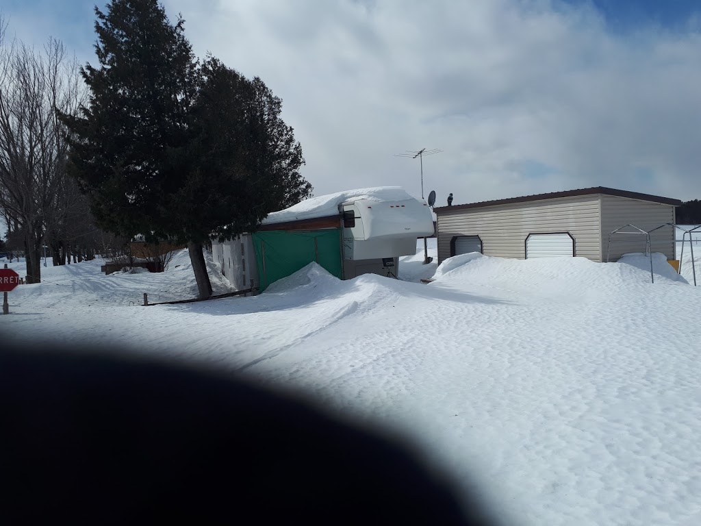 Camping Le Ruisseau Bleu | 1635 Rue des Érables, Saint-Lambert-de-Lauzon, QC G0S 2W0, Canada | Phone: (418) 889-9100