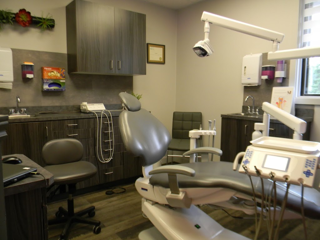 Clinique Dentaire Mont-Tremblant | 701 Rue Labelle Bureau 1, Mont-Tremblant, QC J8E 3H2, Canada | Phone: (819) 425-3716