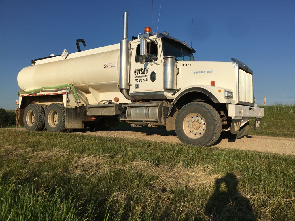 Outlaw Vacuum Services Ltd. | 5102 50 St, Lodgepole, AB T0E 1K0, Canada | Phone: (780) 542-1441